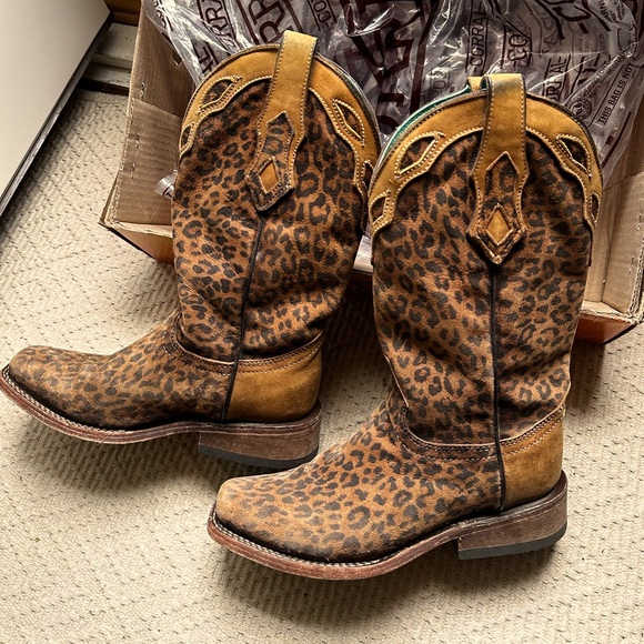 Leopard print Corral boots 😍 - Picture 4 of 4